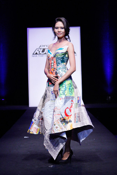 Nhà thiết kế nhọc nhằn biến rác thành váy dạ hội ảnh 5