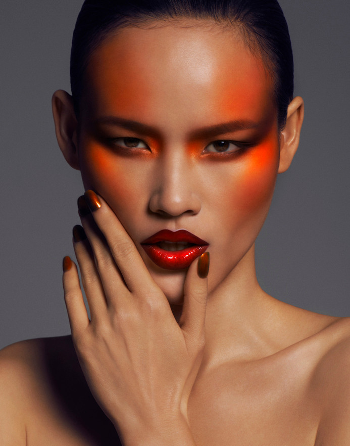 Tuyết Lan "mình hạc xương mai" trên tạp chí thời trang nước ngoài ảnh 1