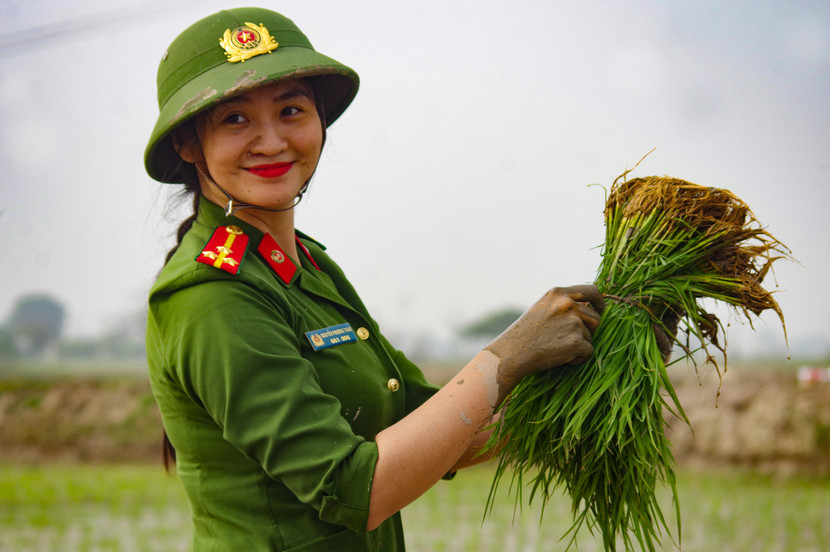 Công an huyện Ứng Hòa thường xuyên có những hoạt động hướng về cơ sở giúp dân