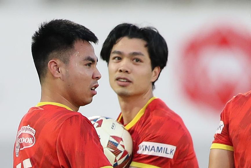 Công Phượng và đồng đội sẽ ăn 3 bữa/ngày ngay trong phòng ngủ tại khách sạn Công Phượng và đồng đội sẽ ăn 3 bữa/ngày ngay trong phòng ngủ tại khách sạn