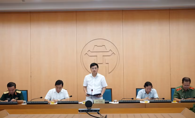 Phó Chủ tịch UBND TP Ngô Văn Quý phát biểu tại phiên họp