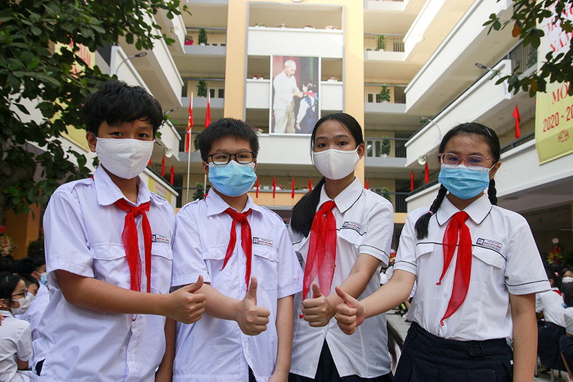 Phấn đấu học tốt, đẩy lùi Covid-19 Phấn đấu học tốt, đẩy lùi Covid-19