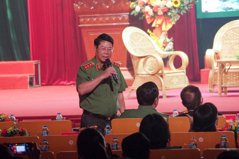 Thượng tướng Bùi Văn Nam, nguyên Thứ trưởng Bộ Công an chia sẻ tại tọa đàm Thượng tướng Bùi Văn Nam, nguyên Thứ trưởng Bộ Công an chia sẻ tại tọa đàm