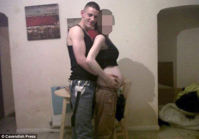 Đi lừa, gõ cửa đúng nhà nữ cảnh sát ảnh 1