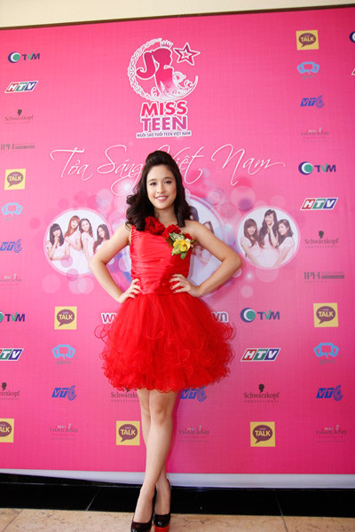 Thí sinh Miss Teen lộng lẫy trước đêm chung kết ảnh 1