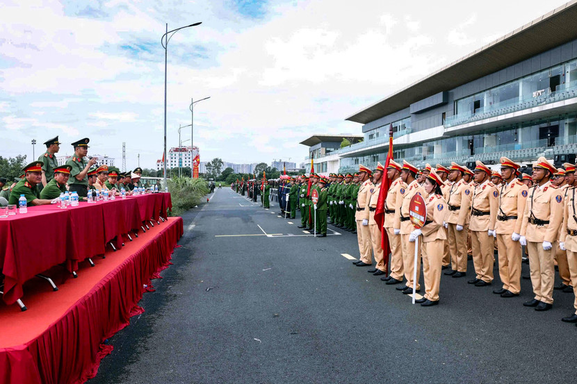 Đại tá Nguyễn Ngọc Quyền, Phó Bí thư Đảng ủy, Phó Giám đốc CATP Hà Nội chỉ đạo buổi hợp luyện.