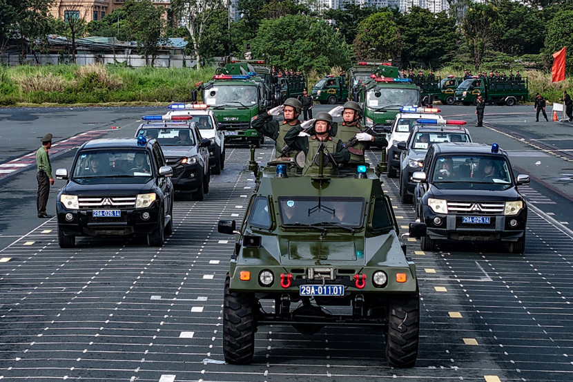 Đội hình khối phương tiện, khí tài từ góc nhìn flycam