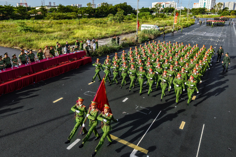 Góc nhìn ấn tượng từ flycam buổi hợp luyện diễu binh, diễu hành của CATP Hà Nội