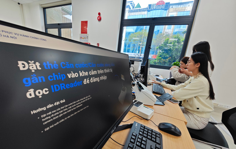 Chủ tịch UBND TP Hà Nội Trần Sỹ Thanh vừa có Chỉ thị số 12 về việc chấn chỉnh tình trạng lạm dụng yêu cầu nộp bản sao có chứng thực Chủ tịch UBND TP Hà Nội Trần Sỹ Thanh vừa có Chỉ thị số 12 về việc chấn chỉnh tình trạng lạm dụng yêu cầu nộp bản sao có chứng thực