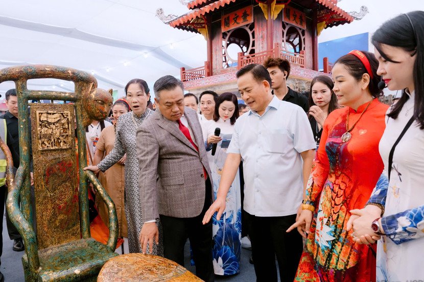 Chủ tịch UBND TP khẳng định, việc tổ chức Không gian Truyền thống và Sáng tạo truyền đi thông điệp về một Hà Nội bản lĩnh, cởi mở, sẵn sàng vươn ra thế giới.