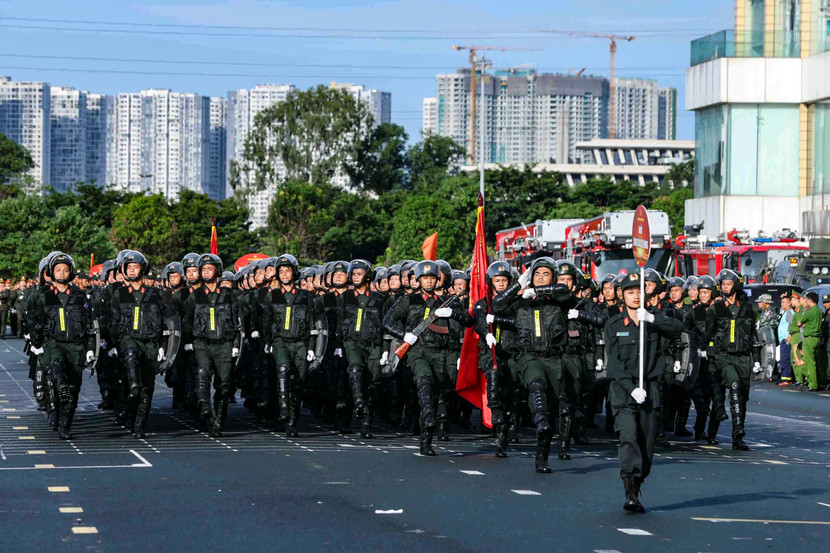 Khối Cảnh sát cơ động tham gia điễu binh, diễu hành