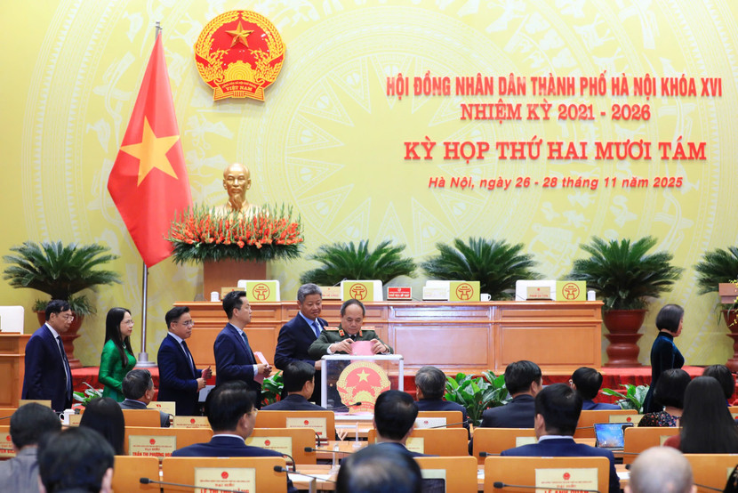 HĐND TP đã bầu đồng chí Vũ Đại Thắng giữ chức vụ Chủ tịch UBND TP Hà Nội nhiệm kỳ 2021-2026 với tỷ lệ tán thành 100%