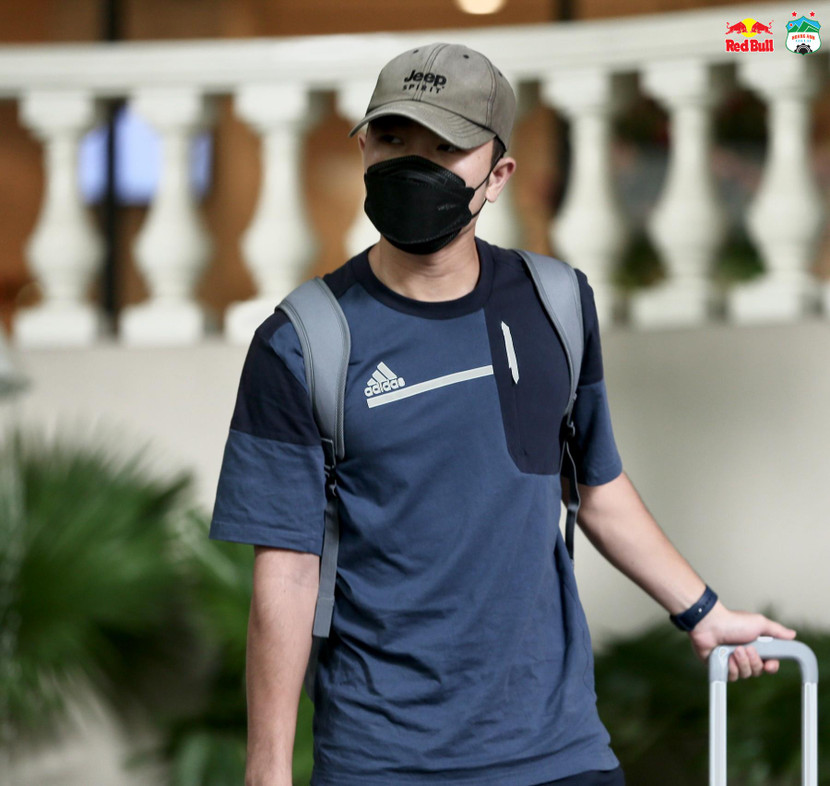 Xuân Trường lên TP.HCM hội quân ĐT Việt Nam (Ảnh: HAGL)