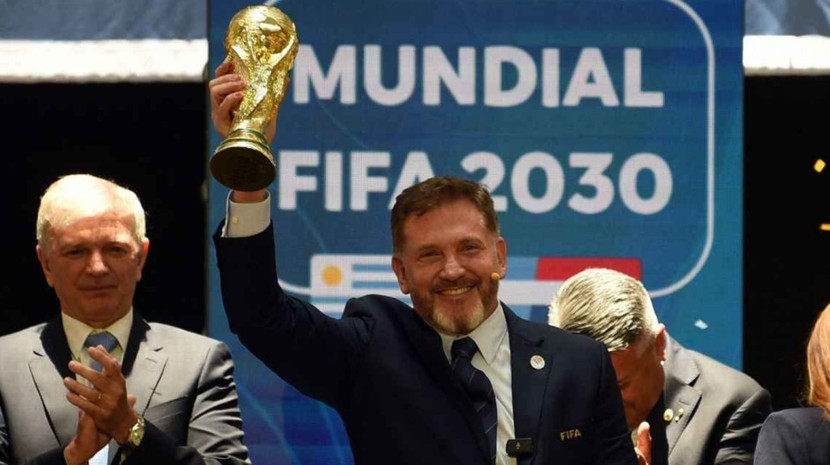 Alejandro Dominguez- Chủ tịch CONMEBOL đề xuất World Cup 2030 có 64 đội (Ảnh: AFP) Alejandro Dominguez- Chủ tịch CONMEBOL đề xuất World Cup 2030 có 64 đội (Ảnh: AFP)