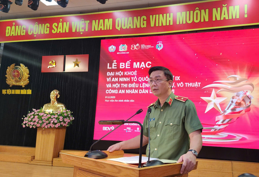 Thiếu tướng Phạm Kim Đĩnh - Cục trưởng Cục Công tác chính trị Bộ Công an phát biểu bế mạc giải