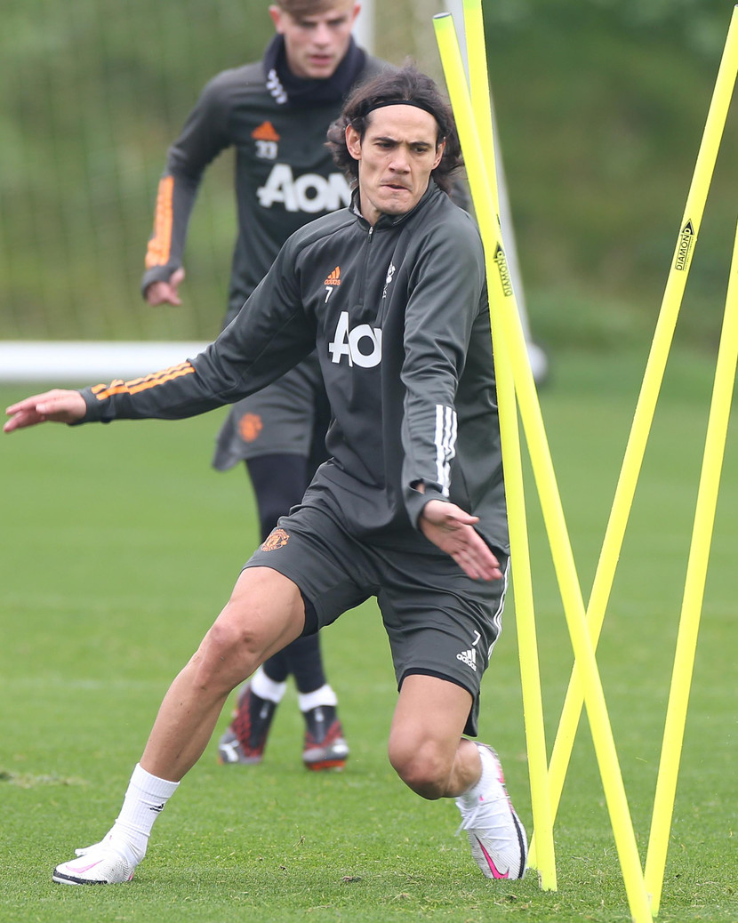 Cavani trên sân tập Man United