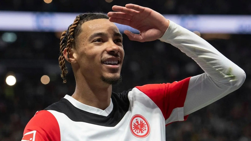 Hugo Ekitike vừa sang Liverpool với giá kỷ lục 90 triệu euro Hugo Ekitike vừa sang Liverpool với giá kỷ lục 90 triệu euro