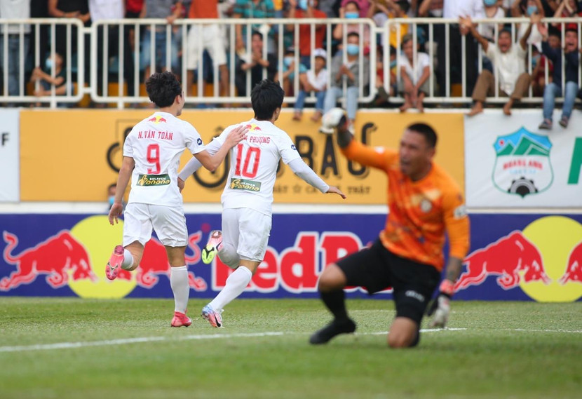 Công Phượng ăn mừng bàn thắng khai thông bế tắc Công Phượng ăn mừng bàn thắng khai thông bế tắc