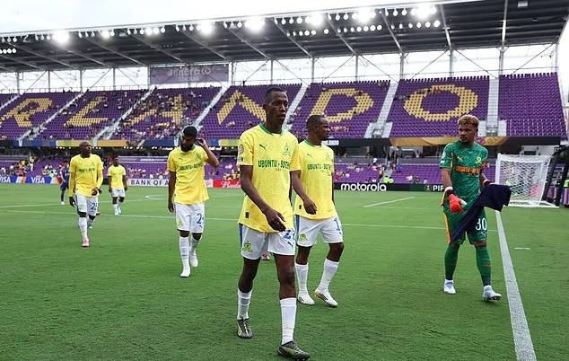 Quá ít khán giả theo dõi trận Ulsan Hyundai và Mamelodi Sundowns dù nó được cho là ở tầm thế giới