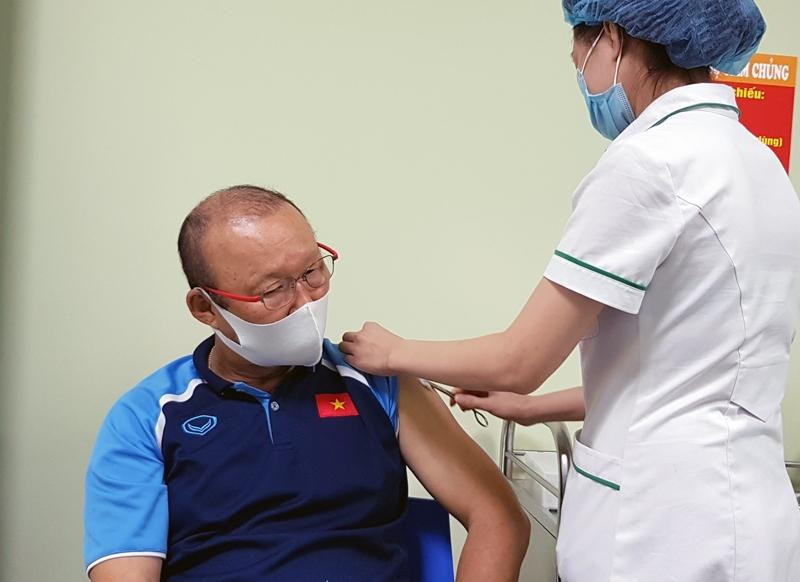 HLV Park Hang-seo được tiêm vaccine sáng nay 5-4