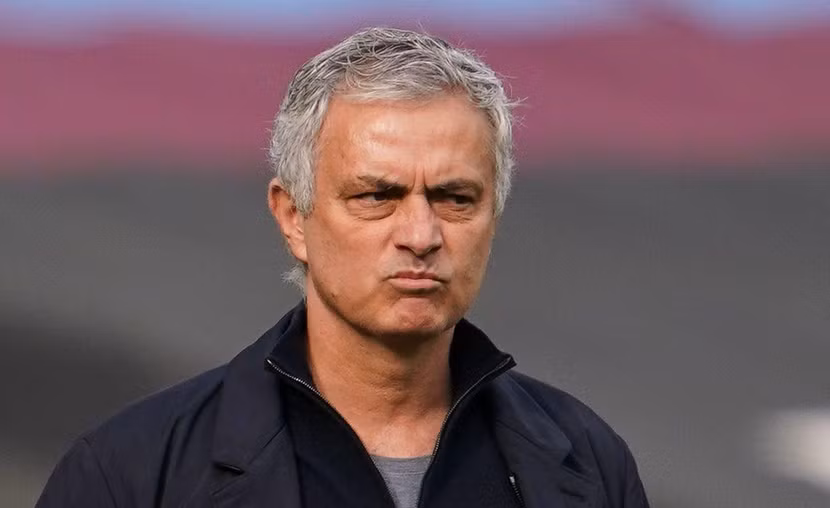 HLV Jose Mourinho trước nguy cơ bị sa thải