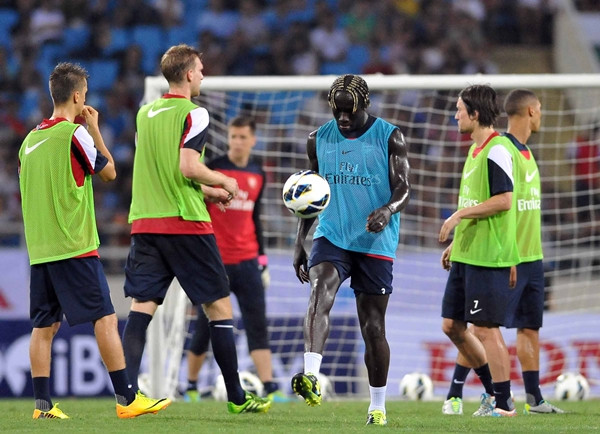 Arsenal phô diễn trước 2 vạn khán giả Mỹ Đình ảnh 6