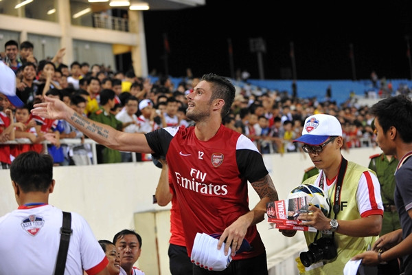 Arsenal phô diễn trước 2 vạn khán giả Mỹ Đình ảnh 9