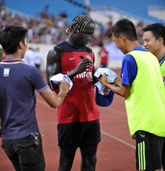 Arsenal phô diễn trước 2 vạn khán giả Mỹ Đình ảnh 7