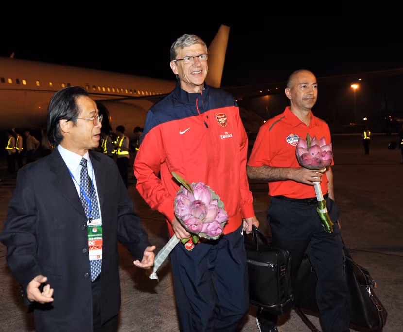 Nón lá và hoa sen hút hồn Arsenal ảnh 2