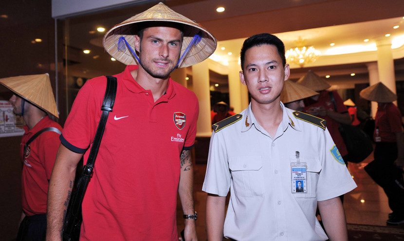 Nón lá và hoa sen hút hồn Arsenal ảnh 5
