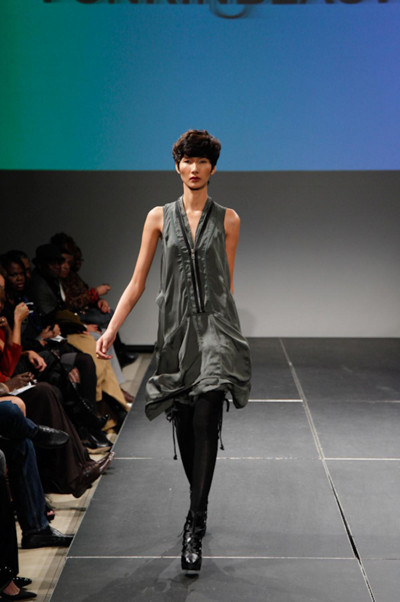 Hoàng Thùy và Tuyết Lan tự tin trình diễn bên cạnh người mẫu quốc tế Hoàng Thùy và Tuyết Lan tự tin trình diễn bên cạnh người mẫu quốc tế