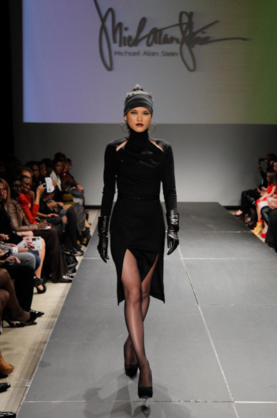 Hoàng Thùy và Tuyết Lan tự tin trình diễn bên cạnh người mẫu quốc tế Hoàng Thùy và Tuyết Lan tự tin trình diễn bên cạnh người mẫu quốc tế