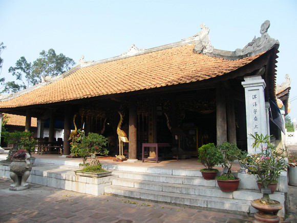 Đền thờ An Dương Vương (Đền Cuông) ở Diễn Châu, Nghệ An nơi người dân xứ Nghệ tỏ lòng thành kính với vị vua An Dương Vương Đền thờ An Dương Vương (Đền Cuông) ở Diễn Châu, Nghệ An nơi người dân xứ Nghệ tỏ lòng thành kính với vị vua An Dương Vương