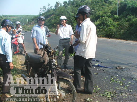 Chiếc xe bị thiêu rụi
