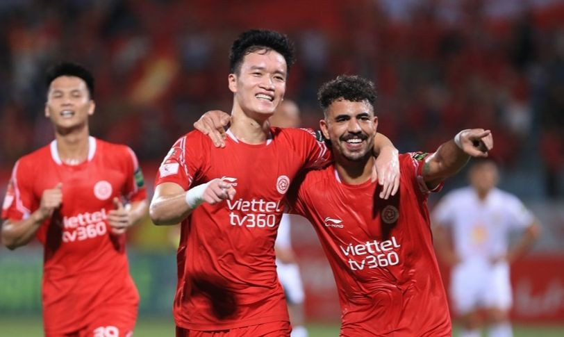 Essam (phải) và Hoàng Đức cùng tỏa sáng giúp Viettel bay cao