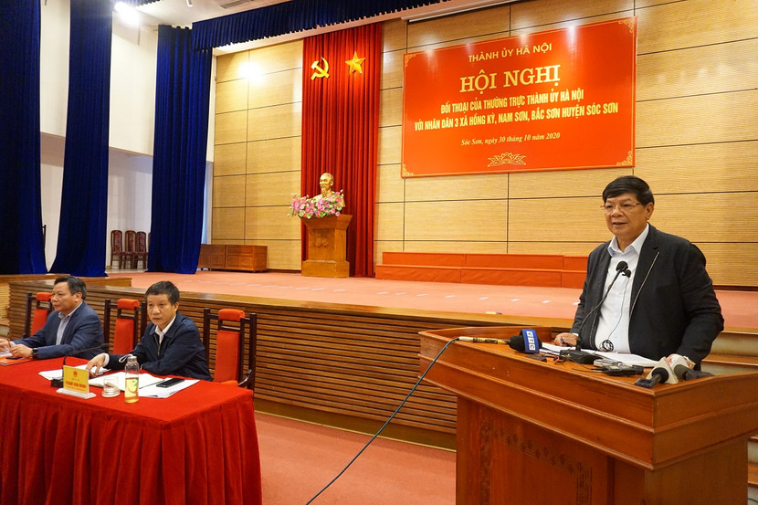 Phó Chủ tịch UBND TP Nguyễn Quốc Hùng trả lời các kiến nghị của người dân Phó Chủ tịch UBND TP Nguyễn Quốc Hùng trả lời các kiến nghị của người dân