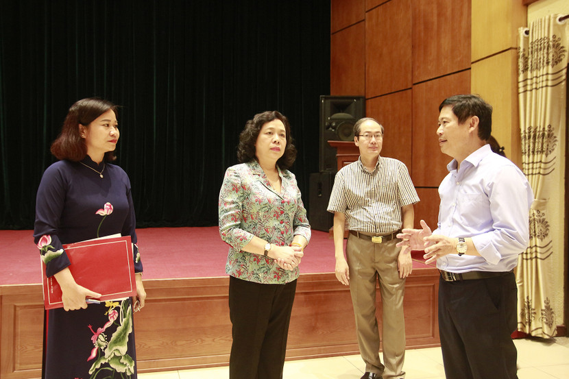 Phó Bí thư Thường trực Thành ủy Ngô Thị Thanh Hằng kiểm tra trung tâm báo chí phục vụ đại hội