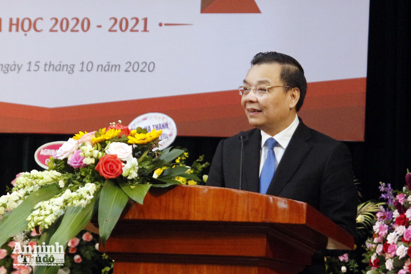 Chủ tịch UBND TP Hà Nội Chu Ngọc Anh nhắn nhủ các em sinh viên khóa 65 Đại học Bách khoa Hà Nội