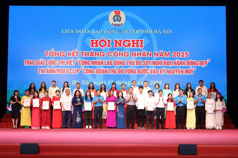 Khen thưởng các tập thể, cá nhân tiêu biểu có thành tích xuất sắc trong các phong trào thi đua nhân tháng Công nhân