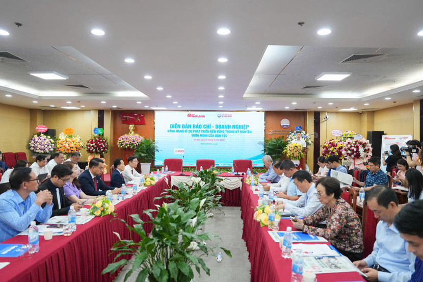 Quang cảnh diễn đàn Quang cảnh diễn đàn