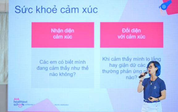 Cô Nguyễn Thuý Bình là thành viên Ban Giám khảo Trường Học Lành Mạnh Nhất AIA cả 3 mùa liên tiếp
