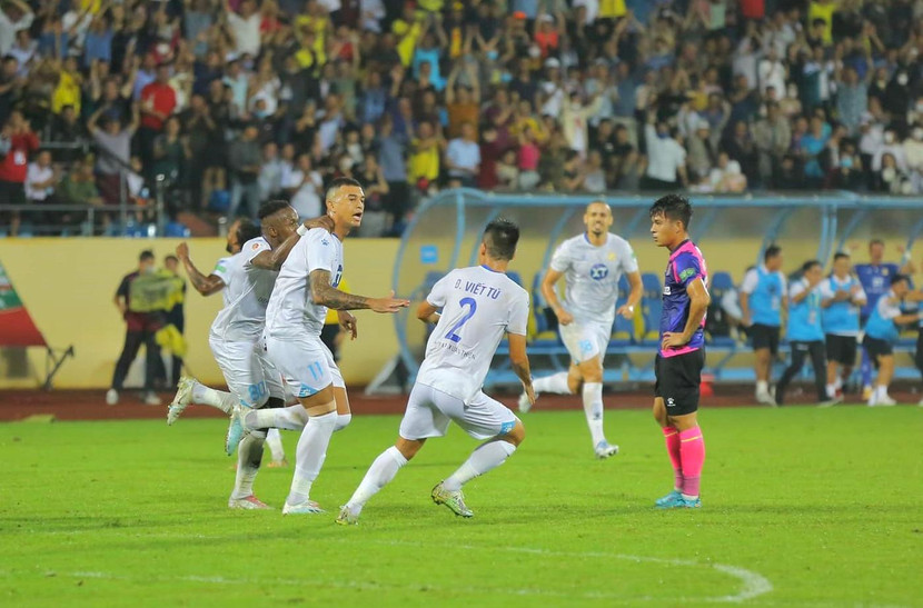 Nam Định trụ hạng thành công trước 1 vòng đấu (Ảnh: NĐFC)