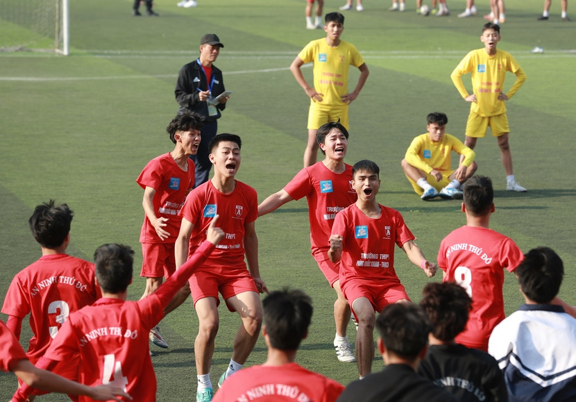 THPT Phùng Khắc Khoan (Thạch Thất) nghẹt thở vượt qua THPT Ngô Gia Tự (Hà Đông) trên chấm luân lưu