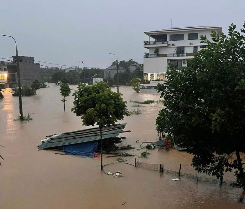 Nhiều khu vực tại nhiều khu vực ở Thái Nguyên bị ngập do mưa lớn Nhiều khu vực tại nhiều khu vực ở Thái Nguyên bị ngập do mưa lớn