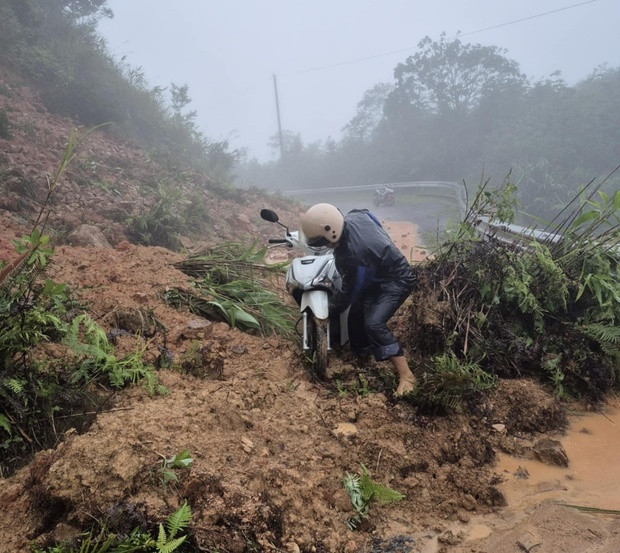 Sạt lở nhiều nơi tại Quảng Trị