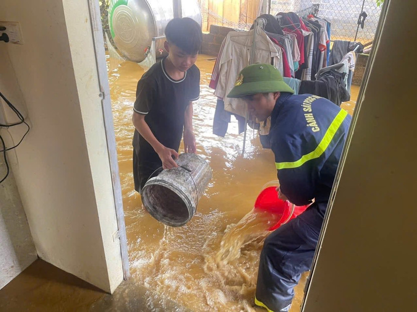 Nhiều nhà dân bị ảnh hưởng Nhiều nhà dân bị ảnh hưởng