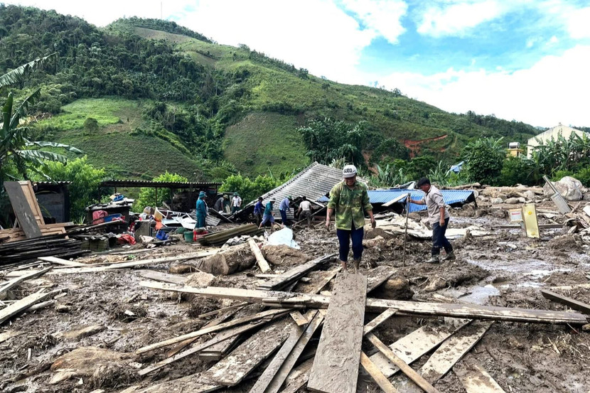 Các huyện miền núi Nghệ An thiệt hại nặng nề do mưa lũ