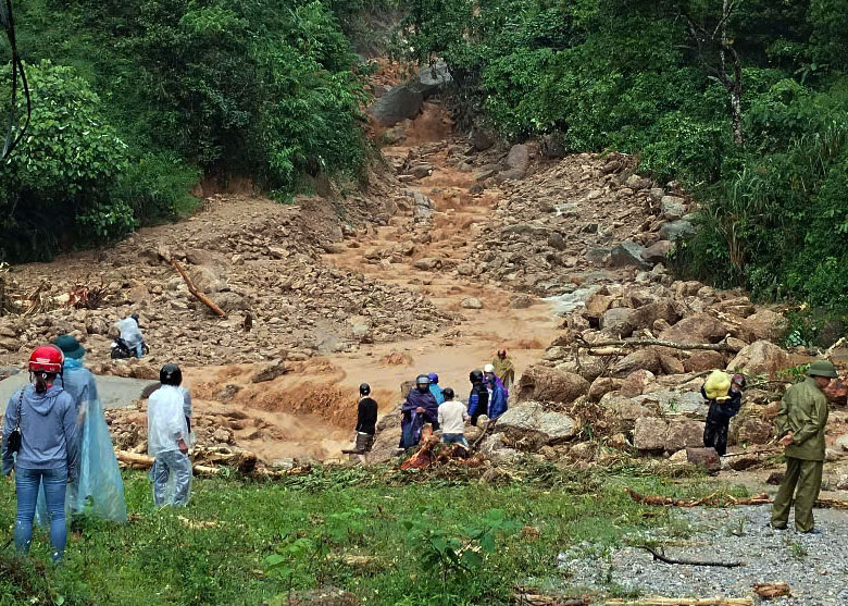 Mưa lớn gây sạt lở đất tại huyện Bắc Quang, tỉnh Hà Giang
