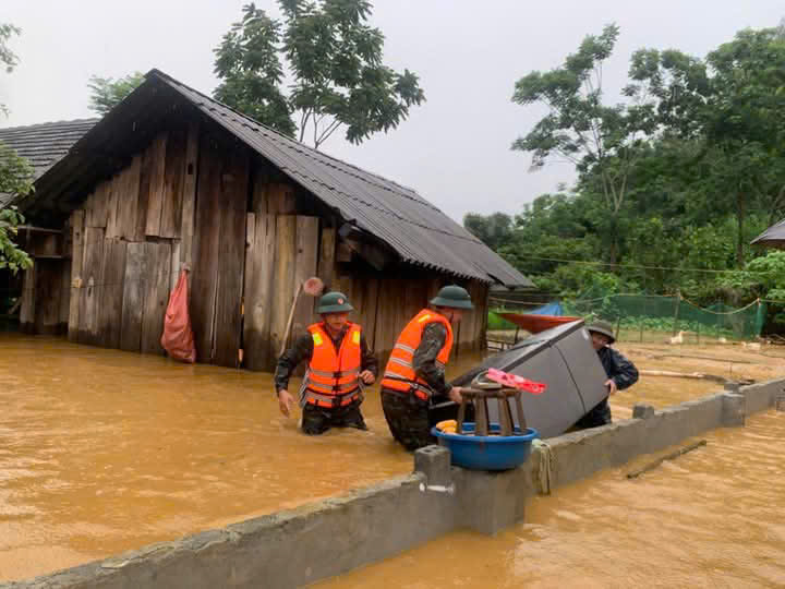 Sơ tán tài sản giúp dân Sơ tán tài sản giúp dân