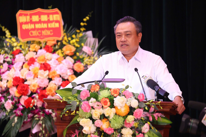 Chủ tịch UBND TP Hà Nội Trần Sỹ Thanh thông tin tới người dân những kết quả phát triển kinh tế xã hội của Thủ đô 10 tháng năm 2024